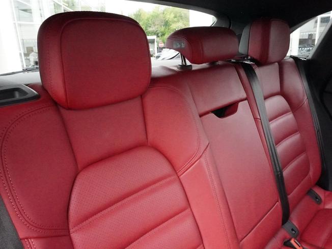 PORSCHE Macan Photo 13