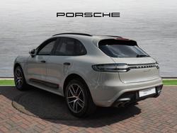 PORSCHE Macan Photo 2
