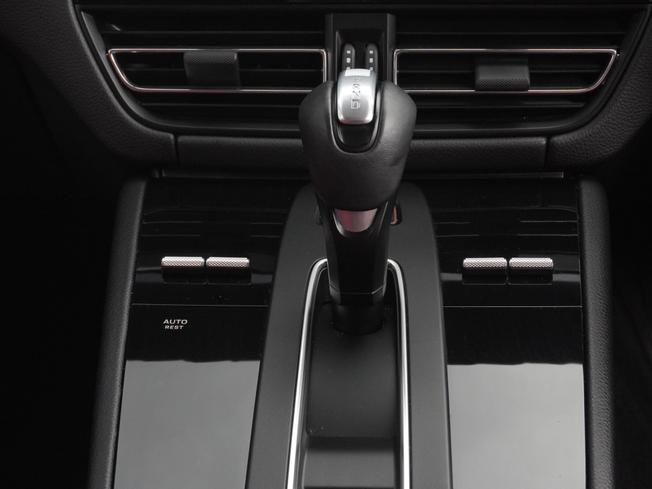 PORSCHE Macan Photo 25