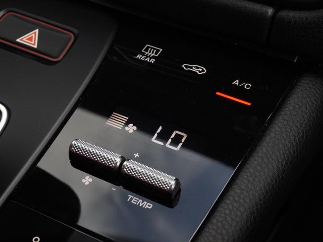 PORSCHE Macan Photo 28