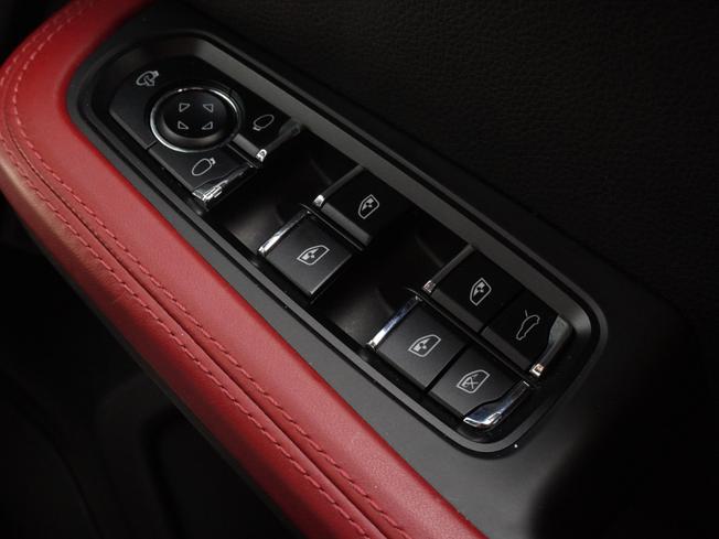 PORSCHE Macan Photo 33