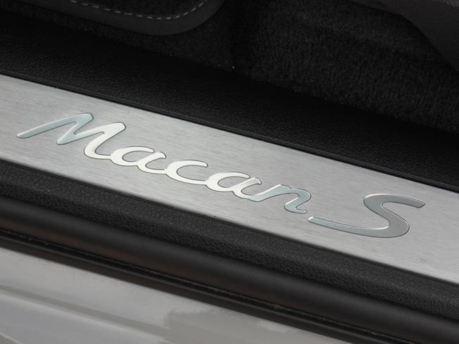 PORSCHE Macan Photo 40