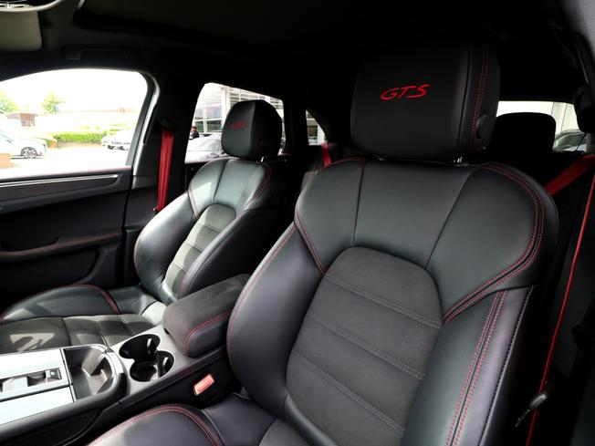 PORSCHE Macan Photo 10