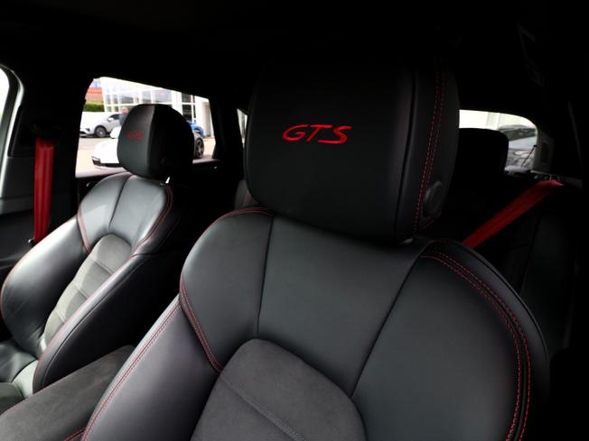 PORSCHE Macan Photo 11