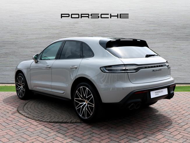 PORSCHE Macan Photo 2