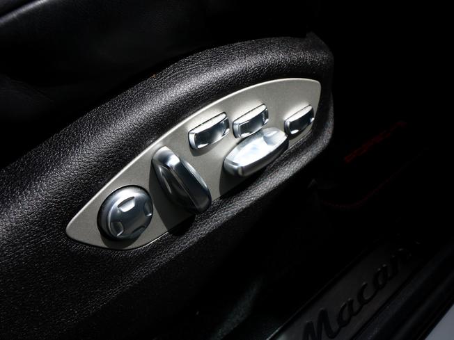PORSCHE Macan Photo 25