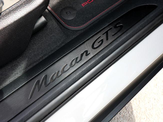 PORSCHE Macan Photo 27