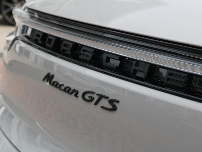 PORSCHE Macan Photo 36