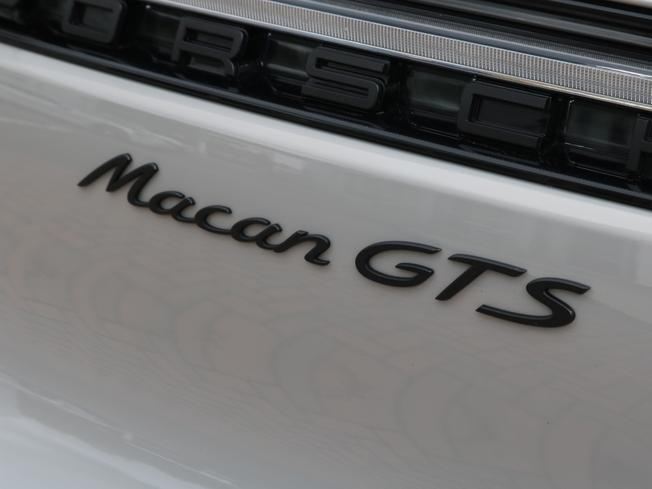 PORSCHE Macan Photo 38