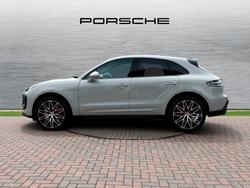 PORSCHE Macan Photo 4