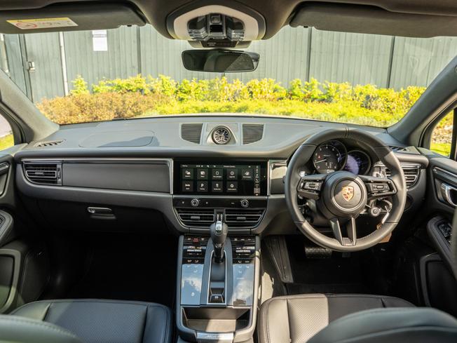 PORSCHE Macan Photo 10