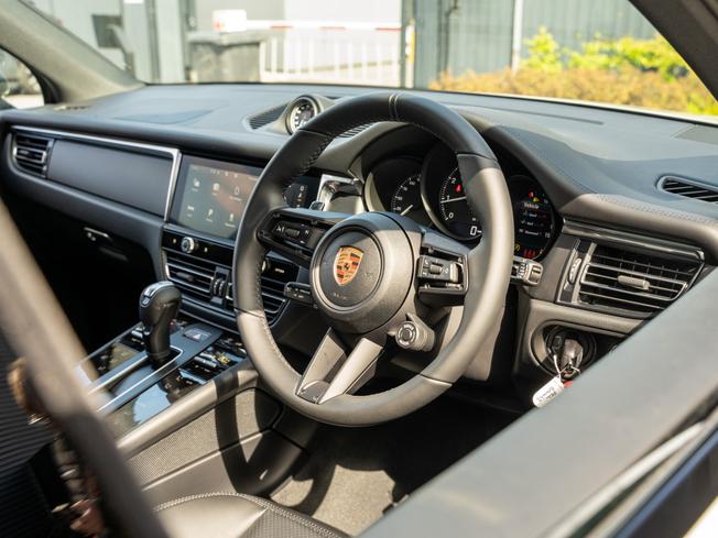 PORSCHE Macan Photo 11