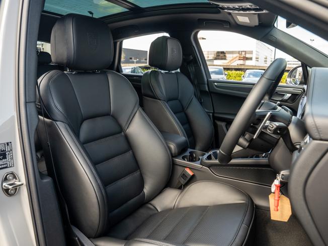 PORSCHE Macan Photo 13