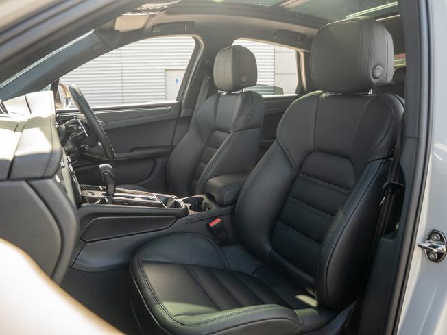 PORSCHE Macan Photo 17