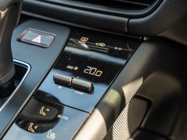PORSCHE Macan Photo 22
