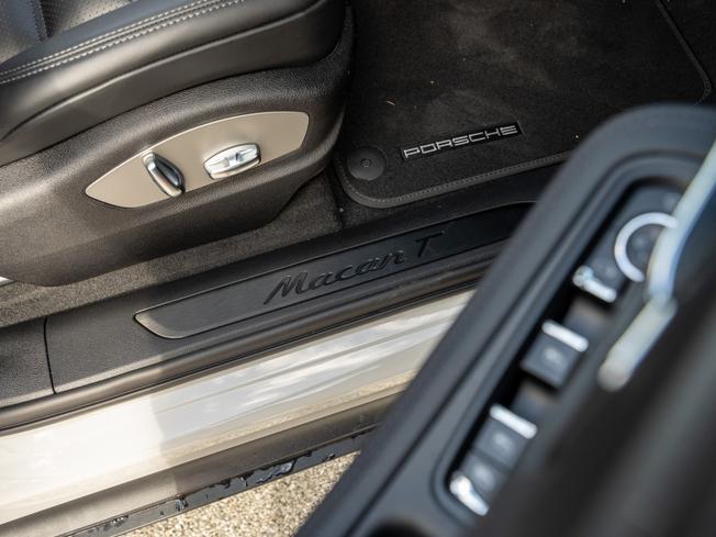 PORSCHE Macan Photo 30