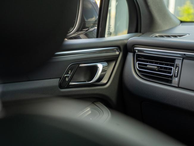 PORSCHE Macan Photo 31