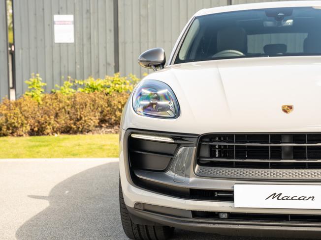 PORSCHE Macan Photo 38