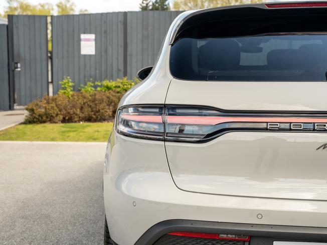 PORSCHE Macan Photo 41