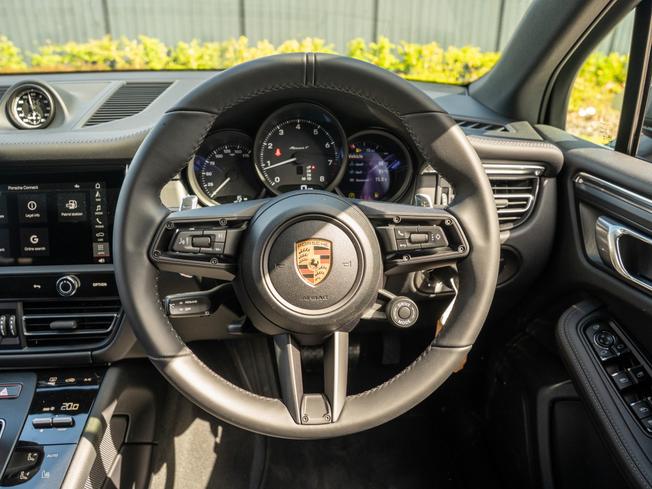 PORSCHE Macan Photo 9