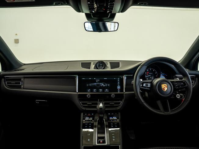 PORSCHE Macan Photo 10