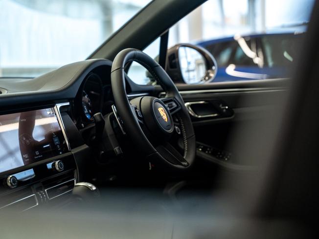 PORSCHE Macan Photo 12