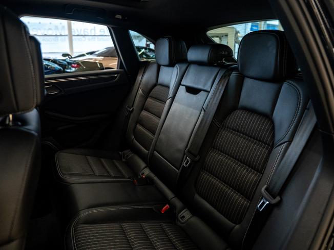 PORSCHE Macan Photo 13