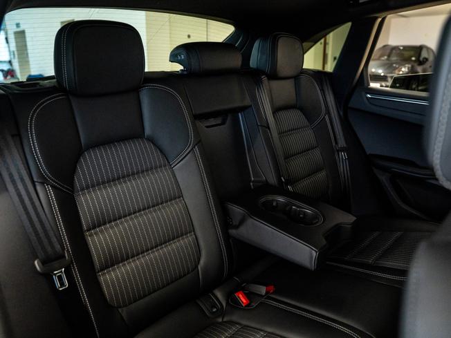 PORSCHE Macan Photo 14
