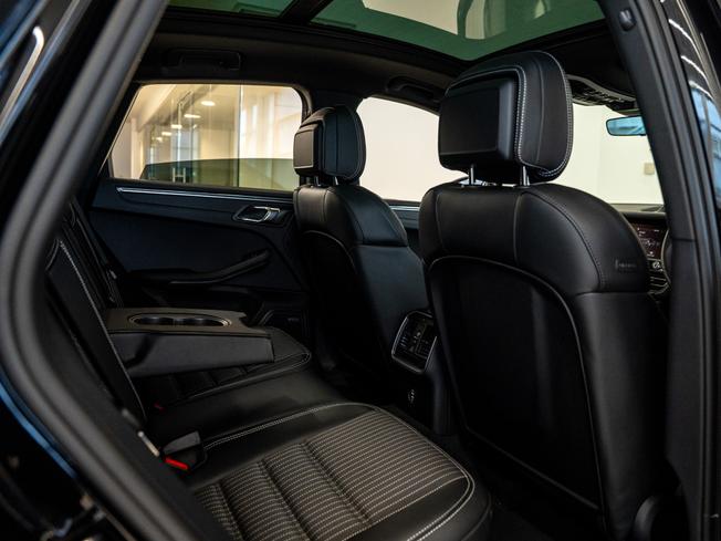 PORSCHE Macan Photo 17