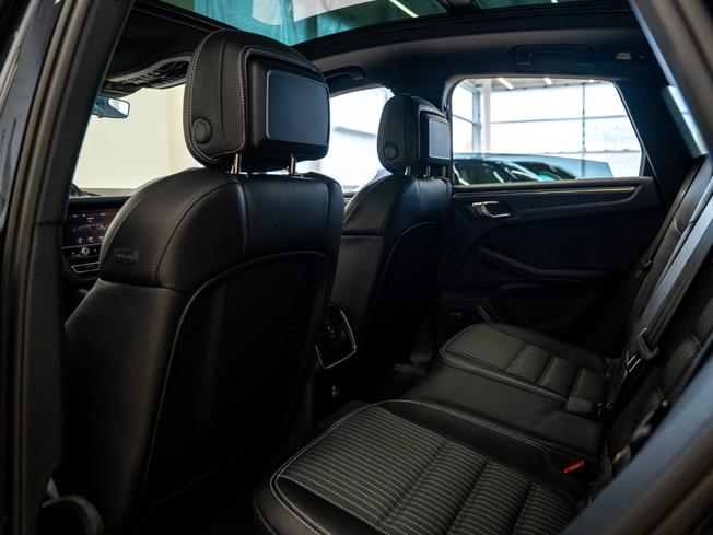 PORSCHE Macan Photo 18