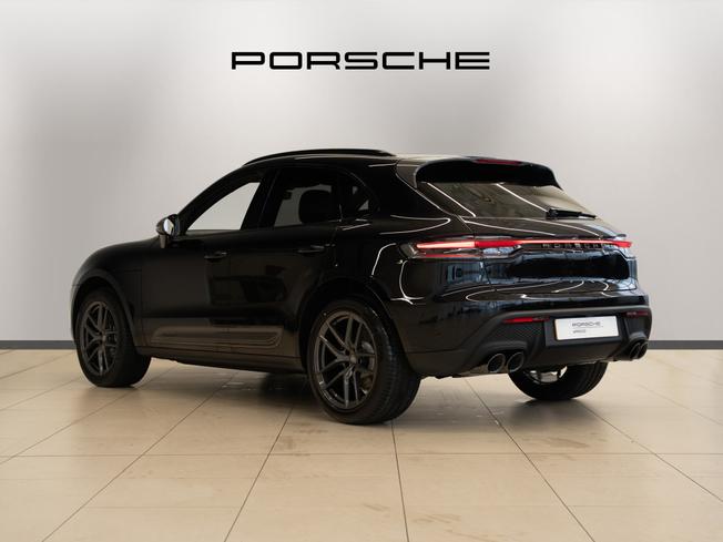 PORSCHE Macan Photo 2