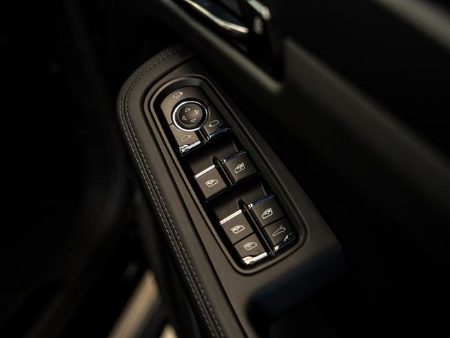 PORSCHE Macan Photo 23