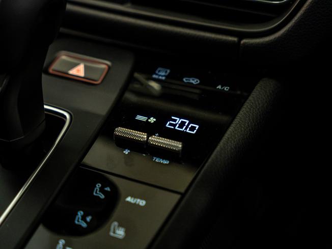 PORSCHE Macan Photo 25