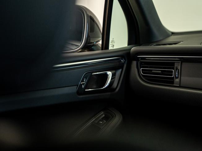 PORSCHE Macan Photo 34
