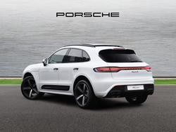 PORSCHE Macan Photo 2