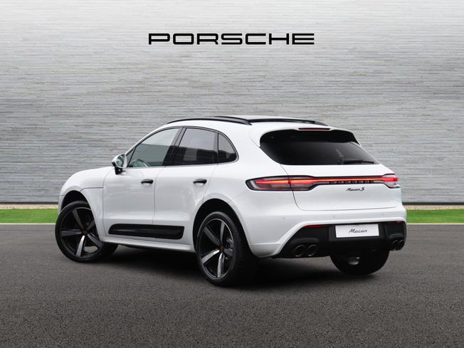 PORSCHE Macan Photo 2