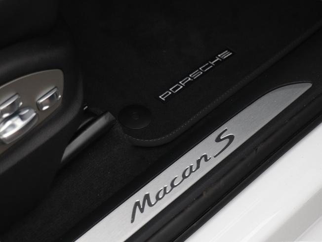PORSCHE Macan Photo 29