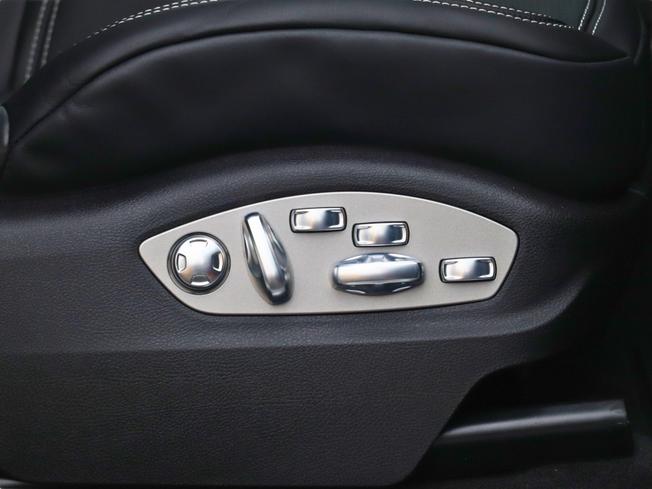 PORSCHE Macan Photo 31