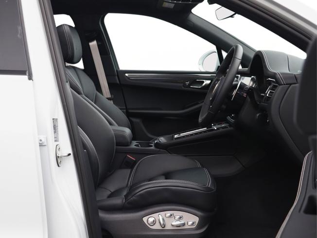 PORSCHE Macan Photo 35