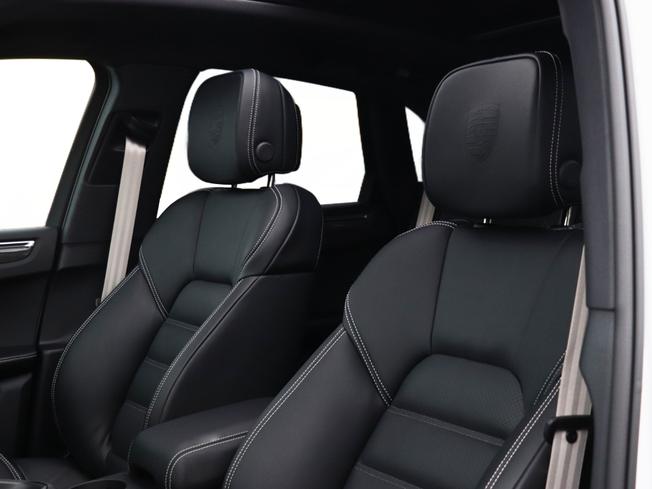 PORSCHE Macan Photo 39