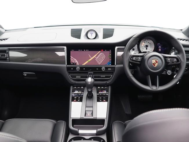 PORSCHE Macan Photo 40