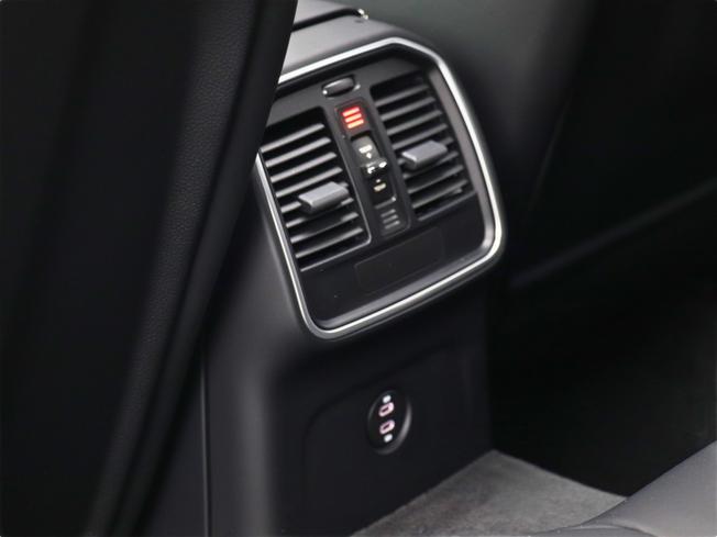 PORSCHE Macan Photo 41