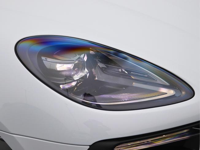 PORSCHE Macan Photo 9