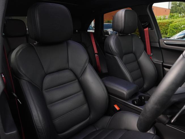 PORSCHE Macan Photo 14