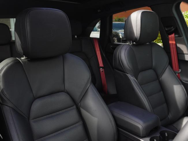 PORSCHE Macan Photo 15