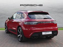 PORSCHE Macan Photo 2