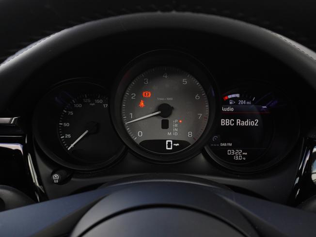 PORSCHE Macan Photo 25