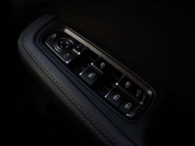 PORSCHE Macan Photo 30