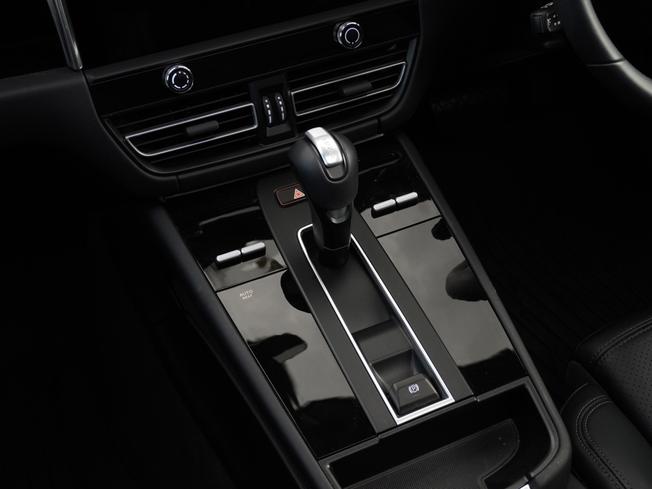 PORSCHE Macan Photo 37