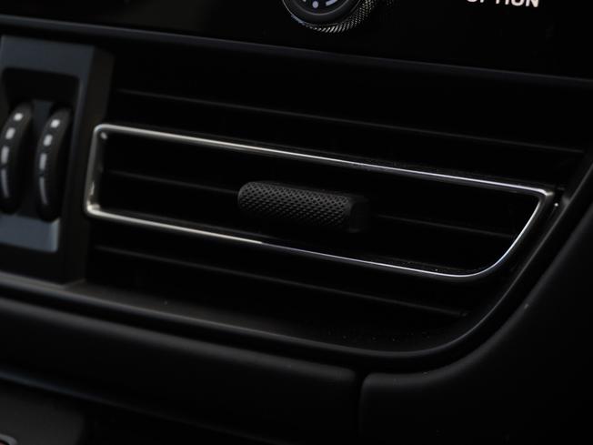 PORSCHE Macan Photo 38